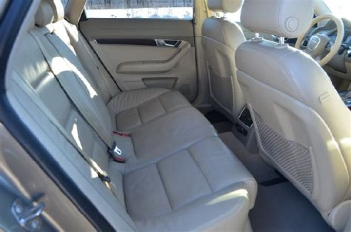 Are headrests designed to break glass?