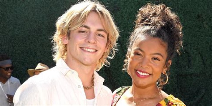 Are maia mitchell and ross lynch dating?