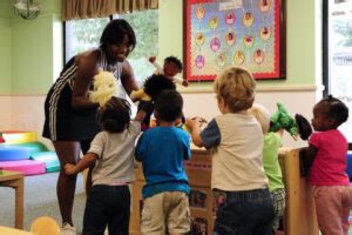 Can paraprofessionals collect unemployment during the summer?