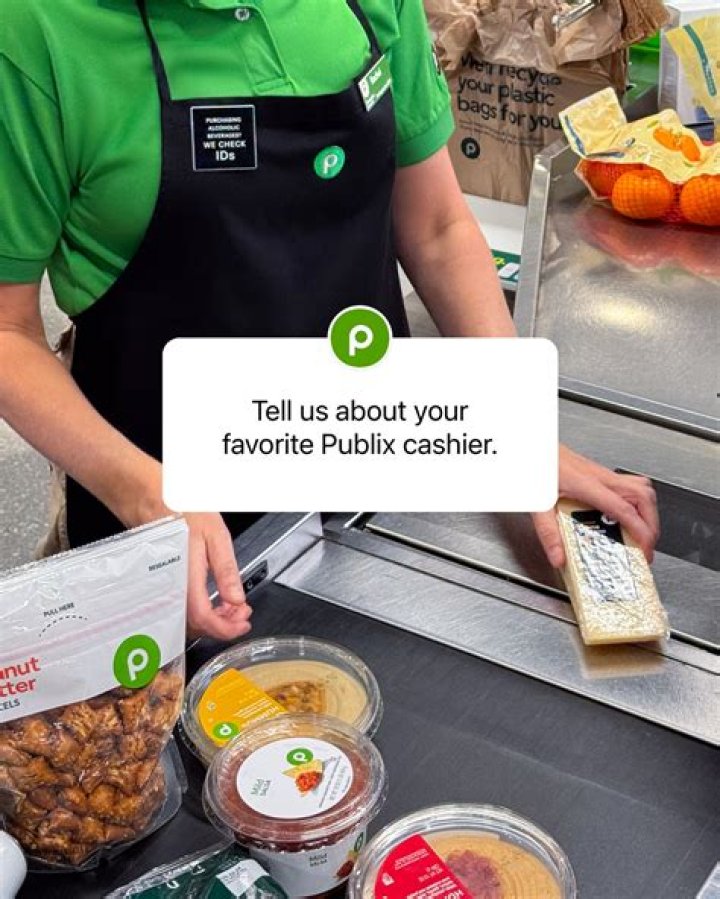 Can publix baggers accept tips?