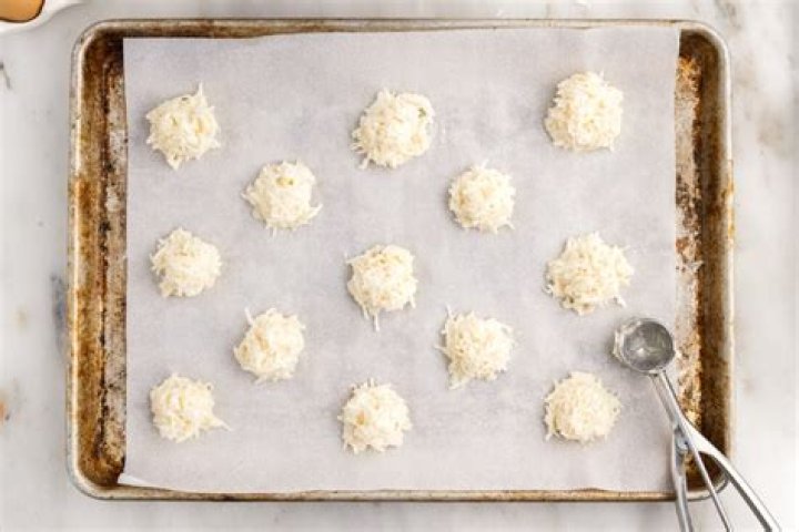 Can you freeze coconut macaroons?