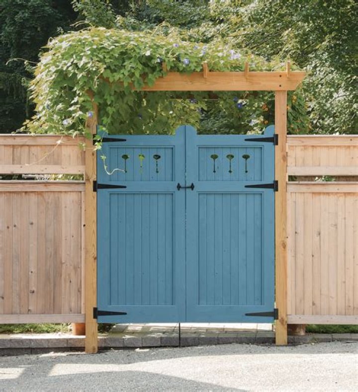 Can you repair a garden gate?