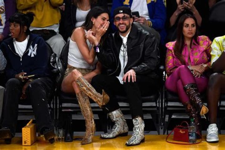 Did kendall and grocery joe break up?
