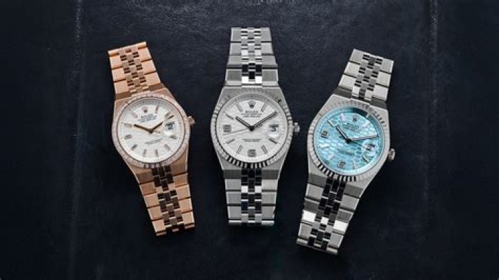 Do all rolex dials glow in the dark?