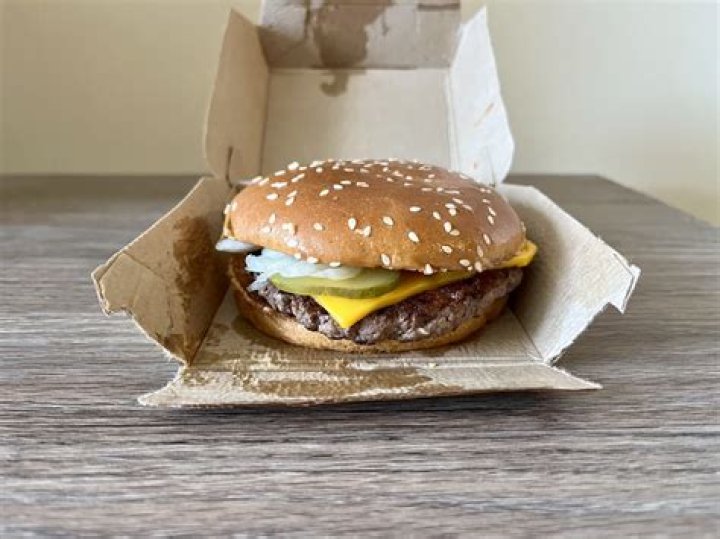 Does a quarter pounder have mustard?