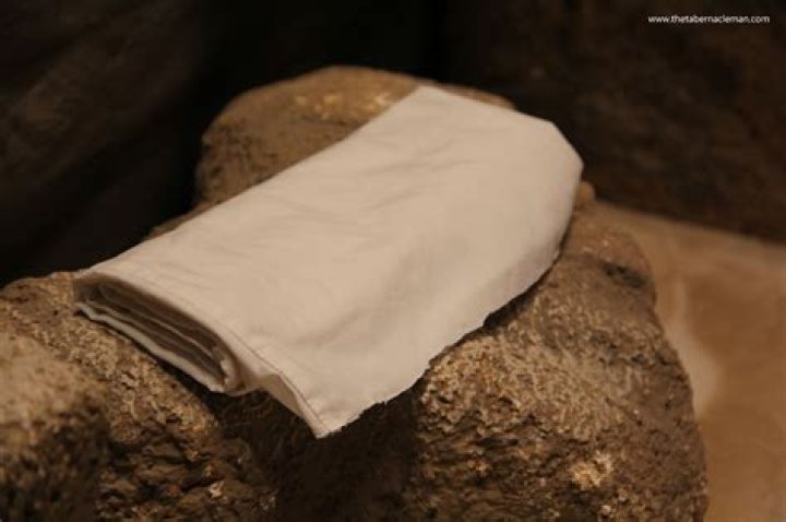 Does linen show sweat?