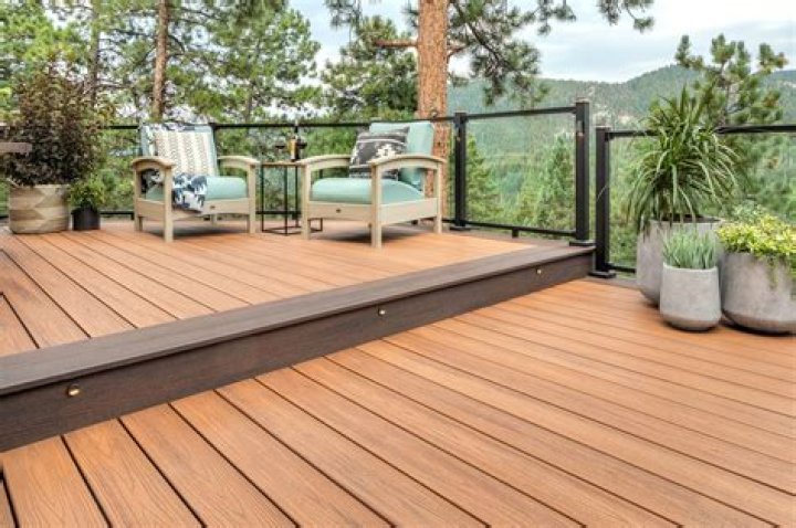 Does trex decking get hotter than wood?