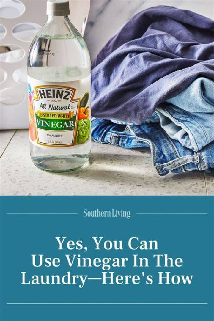 Does vinegar sanitize laundry?