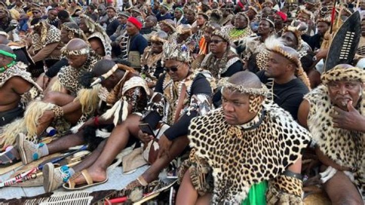 How do zulus celebrate heritage day?