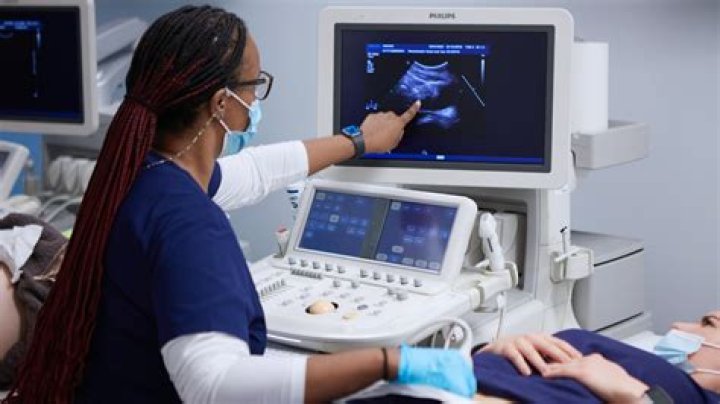 How to become an obstetric sonographer uk?
