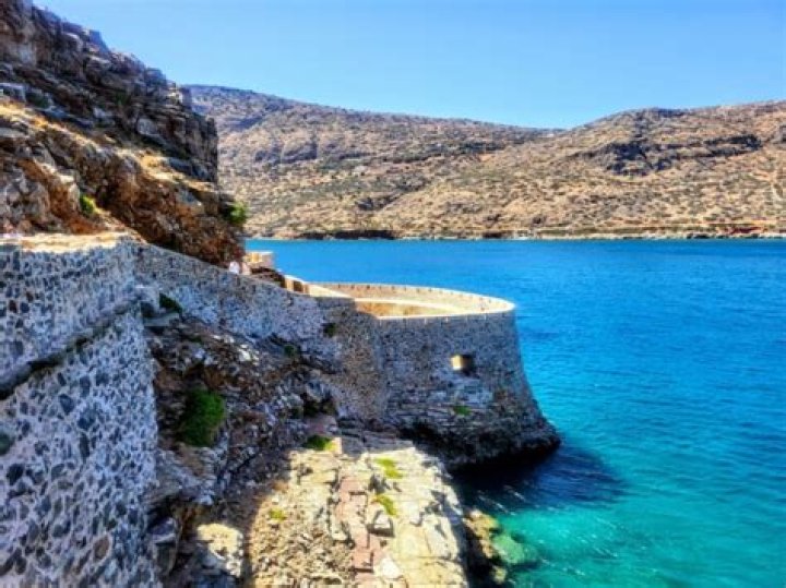 Is agios nikolaos worth visiting?