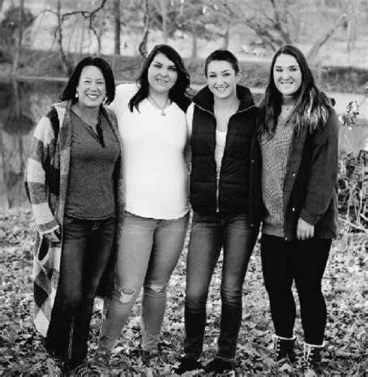 Is garth brooks daughters?