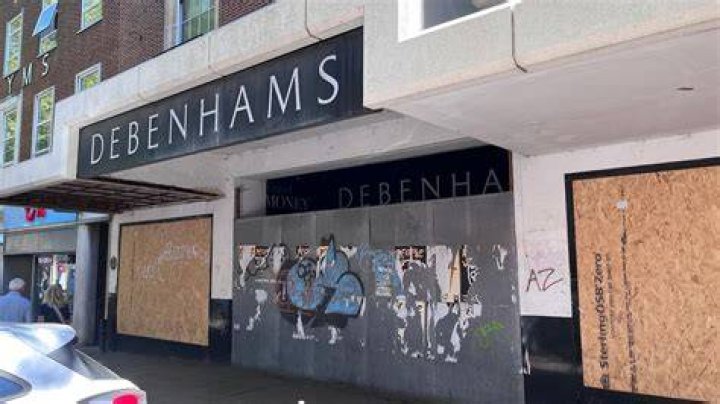 When did pauldens became debenhams?