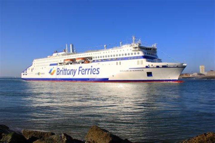 When is the ferry boat crash in grey's anatomy?