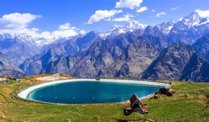 Where is auli located?