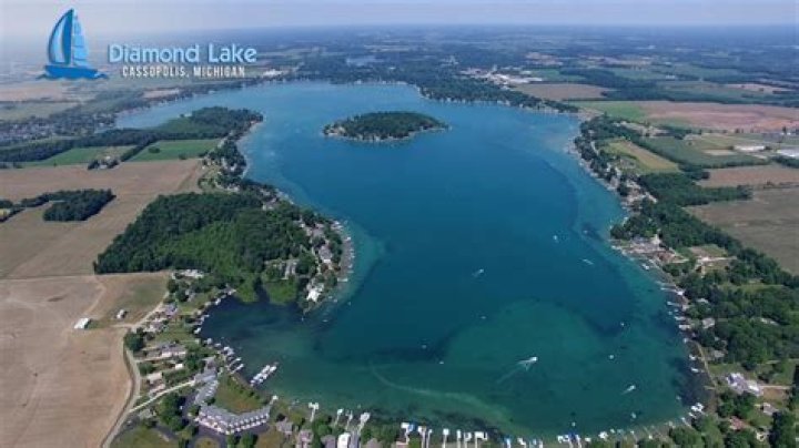 Where is diamond lake in michigan?