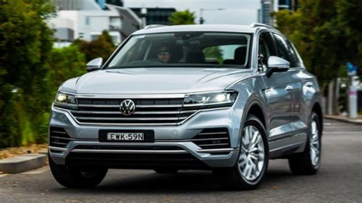 Who designed volkswagen touareg?