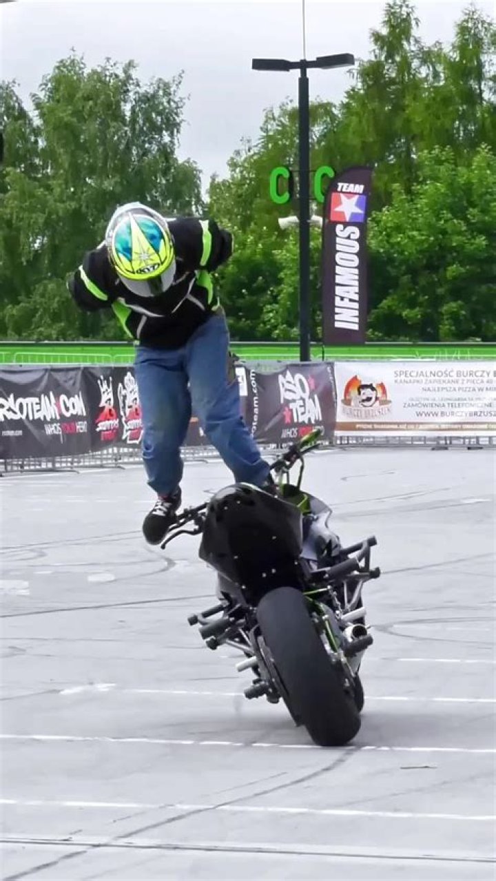 Who did taskmasters stunts?